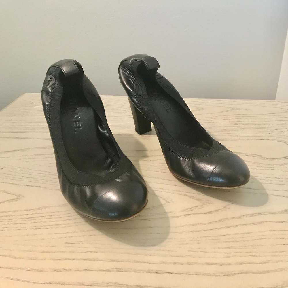 Chanel Mid-Heel Black Calf Leather Pump